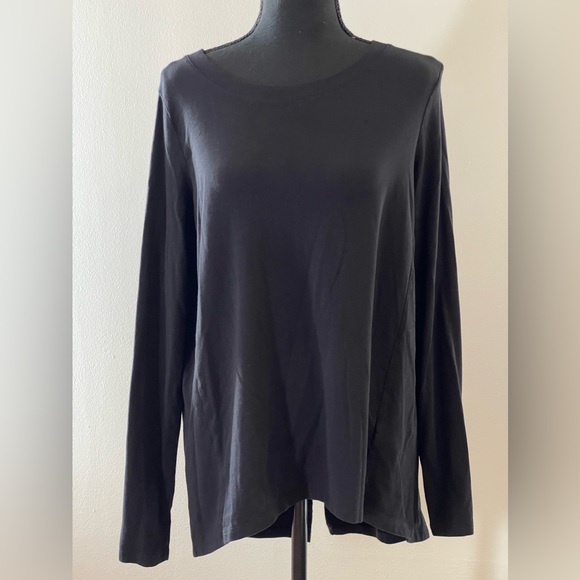 AnyBody Tops - Anybody MP Black Long Sleeve Blouse‎ with Bottom Back Slit